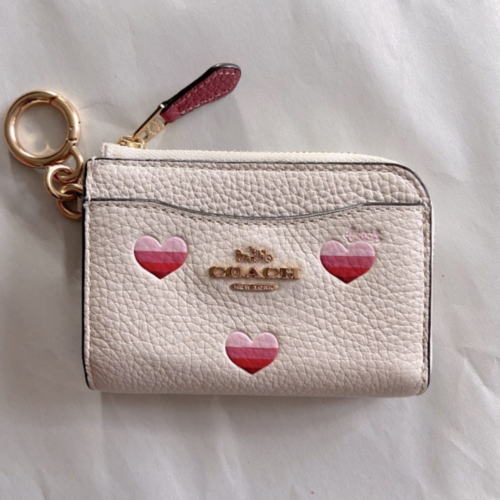 Coach L Zip Card Case With Stripe Heart Print
